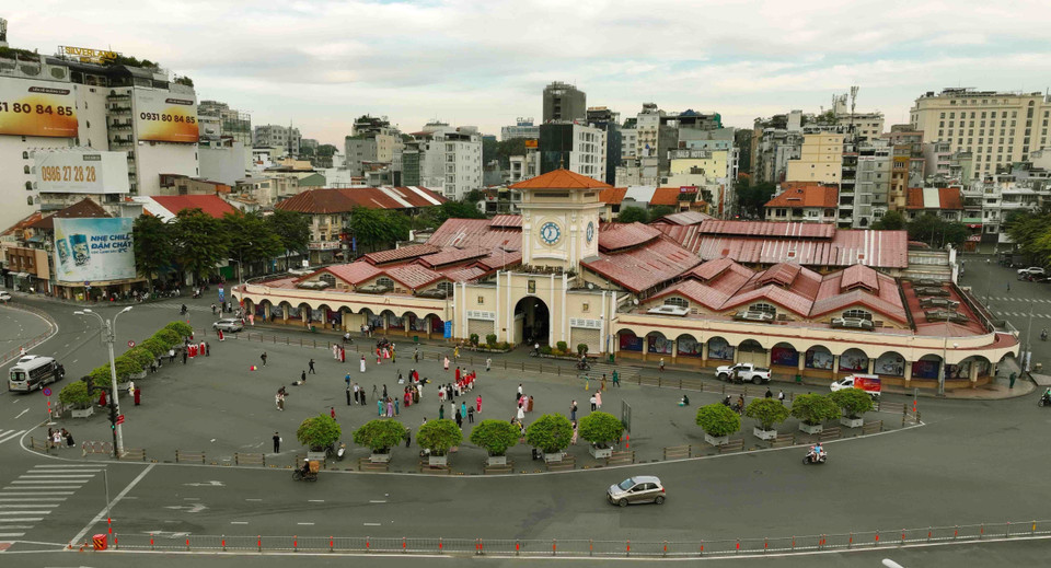 胡志明市第一郡的滨城市场。图自越通社