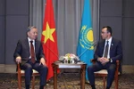 苏林总书记会见哈萨克斯坦 参议院议长阿什姆巴耶夫。图自越通社