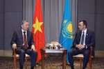 苏林总书记会见哈萨克斯坦 参议院议长阿什姆巴耶夫。图自越通社