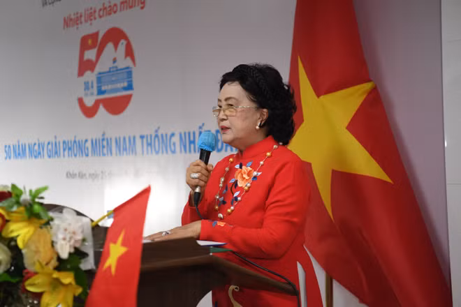 vna-potal-kieu-bao-viet-nam-o-thai-lan-ky-niem-50-nam-thong-nhat-dat-nuoc-7996234.jpg