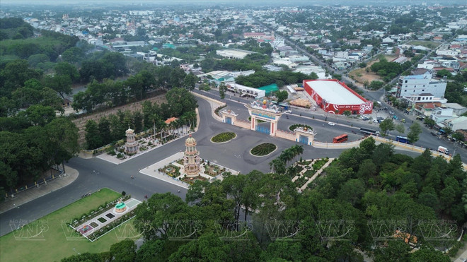 西宁圣座全景。图自《越南画报》 nguyen-thang-1-29-23-14-45-52.jpg