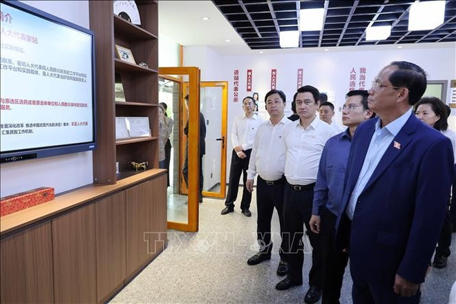 陈光方一行已参观并了解四川省“人大代表之家”模式。图自越通社 uuidcc24de29-62bc-4075-8c76-cb4a4fa10d4ccode001library1type1mode1loctruecaptrue.jpg