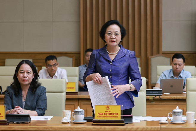 越南内务部部长、国家竞赛奖励委员会副主席范氏清茶发表讲话。 vna-potal-thu-tuong-chu-tri-phien-hop-lan-thu-13-hoi-dong-thi-dua-khen-thuong-trung-uong-8198560.jpg