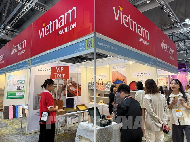 越南在2025年环球资源香港展的展位。图自越通社 130130-viet-nam-quang-ba-nhieu-san-pham-tai-trien-lam-o-hong-kong-trung-quoc.jpg