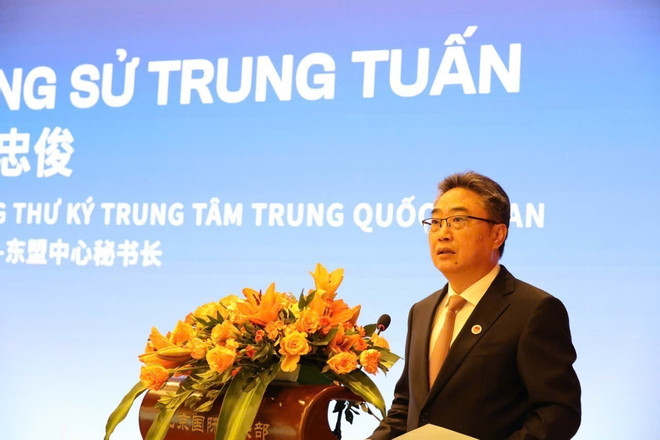 中国—东盟中心秘书长史忠俊。图自越通社 vna-potal-viet-nam-la-diem-den-dau-tu-on-dinh-hop-tac-kinh-te-viet-trung-co-tiem-nang-to-lon-834697118-23-32-10.jpg