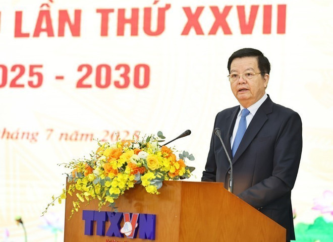 政府副总理梅文政在大会上发表讲话。图自越通社 vna-potal-dai-hoi-dai-bieu-dang-bo-thong-tan-xa-viet-nam-lan-thu-27-nhiem-ky-2025-2030-8153674.jpg