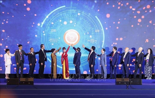越南低空经济联盟亮相仪式。图自越通社 lien-minh-kt.jpg