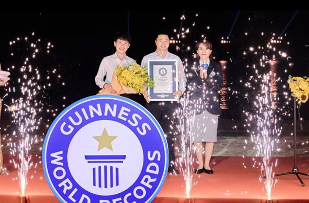 表演秀拿下两项世界纪录,这是前所未有的。太阳集团供图 picture3.jpg