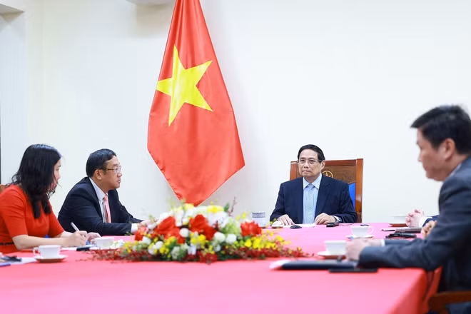 vna-potal-thu-tuong-pham-minh-chinh-dien-dam-voi-thu-tuong-malaysia-anwar-ibrahim-8001515.jpg