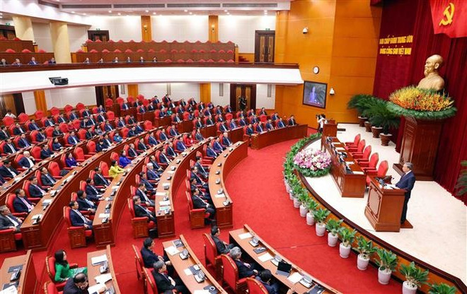 越共中央第十三届中央委员会第十二次全体会议现场。图自越通社 vna-potal-be-mac-hoi-nghi-lan-thu-muoi-hai-ban-chap-hanh-trung-uong-dang-khoa-xiii-8158243.jpg