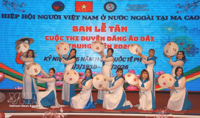 vnanet-potal-duyen-dang-ao-dai-viet-nam-tai-macau-trung-quoc-8628387.jpg