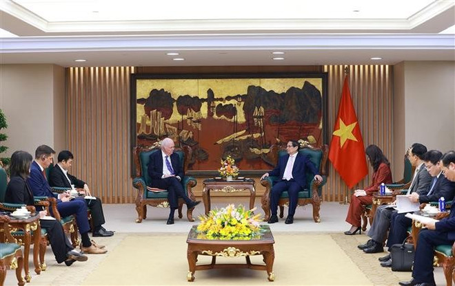 越南政府总理范明政会见了美国哥伦比亚大学东南亚研究所高级顾问托马斯·瓦莱利(Thomas Vallely)教授。图自越通社 vna-potal-thu-tuong-tiep-ong-thomas-j-vallely-co-van-cap-cao-ve-viet-nam-tai-vien-dong-nam-a-7914690.jpg
