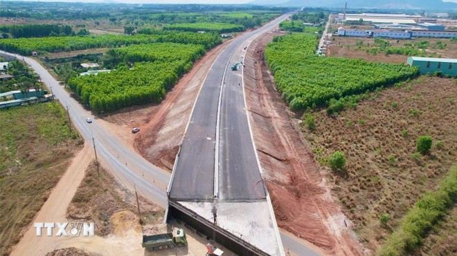 边和-头顿高速公路第三部分项目。图自越通社 giai-ngan-von-dau-tu-cong-1108.jpg