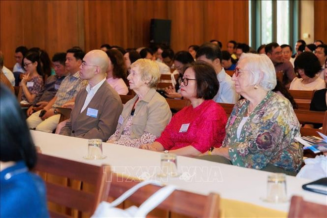 来自11个国家的150多位专家出席国际图书馆与出版大会。图自越通社 hoi-nghi-200825.jpg