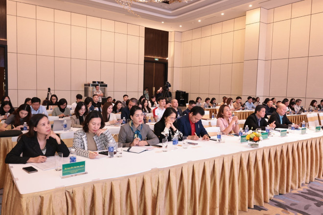与会代表。图自越通社 vna-potal-hoi-cho-mua-thu-2025-nang-tam-doanh-nghiep-viet-nam-ung-dung-cong-nghe-so-va-ket-noi-thi-truong-toan-cau-8366201.jpg