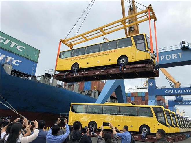 越南向菲律宾出口越南品牌的汽车。图自越通社 thaco-30012025-01.jpg