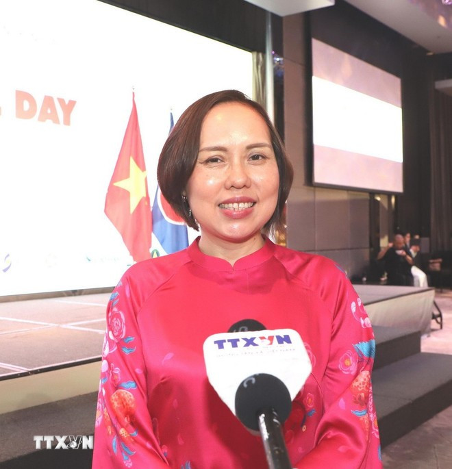 旅居香港越南人协会主席尹琼玲。图自越通社 cau-noi-quan-trong-giua-nguoi-viet-nam-o-nuoc-ngoai-voi-que-huong-dat-nuoc-8273921.jpg