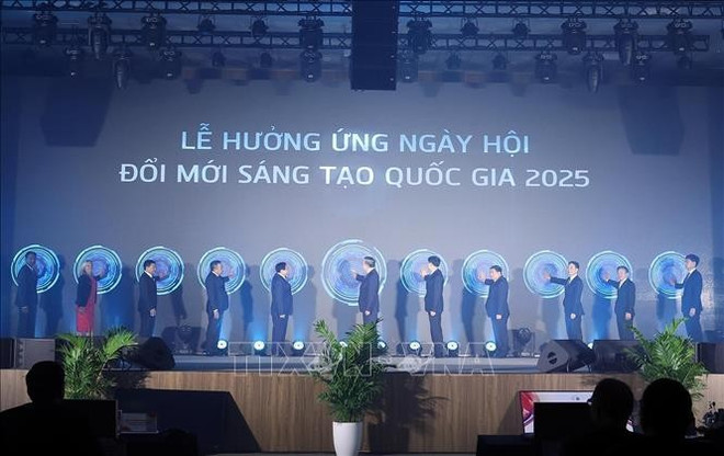 苏林、范明政和党、国家领导人共同启动了2025年越南创新日暨2025年越南国际创新展览会。图自越通社 tbt-sangtao6.jpg