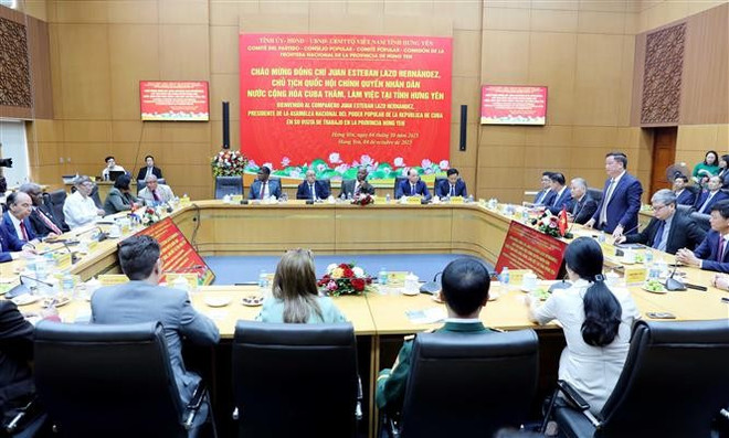 古巴全国人民政权代表大会主席访问兴安省。图自越通社 vna-potal-chu-tich-quoc-hoi-cuba-tham-lam-viec-tai-hung-yen-8316666.jpg