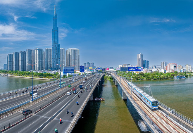 胡志明市地铁1号线2025 年 3 月 9 日投入运营。图自越通社 1-du-o-ng-sa-t-no-i-do-tuye-n-1-tp-ho-chi-minh-kha-nh-tha-nh-nga-y-9-3-2025-20250816084510.jpg