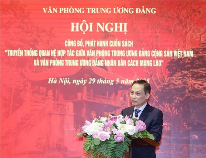 越共中央书记处书记、中央办公厅主任黎淮忠在仪式上发表讲话。图自越通社 vietnam-lao-29052025-01.jpg
