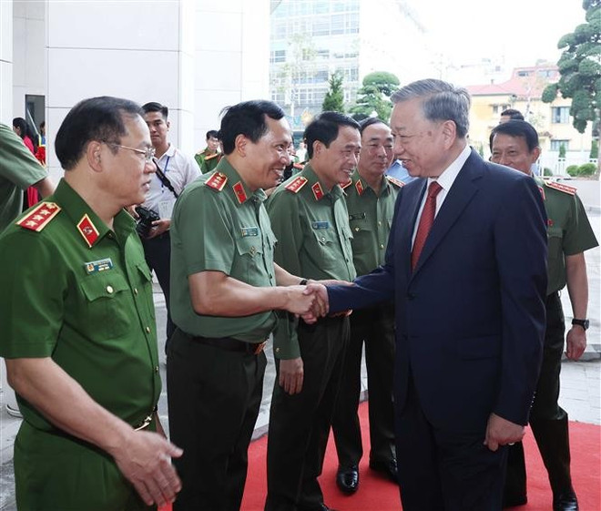 越共中央总书记苏林出席公安部总部大楼落成仪式。图自越通社 vna-potal-tong-bi-thu-du-le-khanh-thanh-cong-trinh-tru-so-bo-cong-an-8214370.jpg