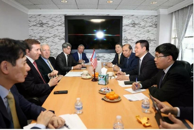 越南工贸部部长阮鸿延6月9日与华平投资集团总裁兼美国-东盟商务理事会(USABC)主席杰弗里·珀尔曼(Jeffrey Perlman)举行工作会谈。 picture2.jpg