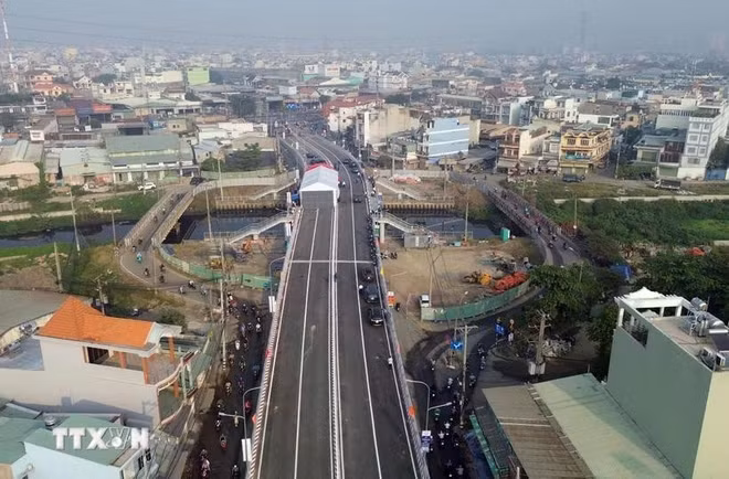 thanh-pho-ho-chi-minh-thong-xe-cau-tan-ky-tan-quy-2101.jpg