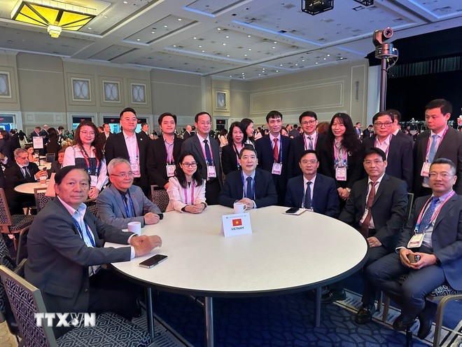 越南代表团出席“2025年“选择美国”投资峰会。图自越通社 viet-my-2.jpg