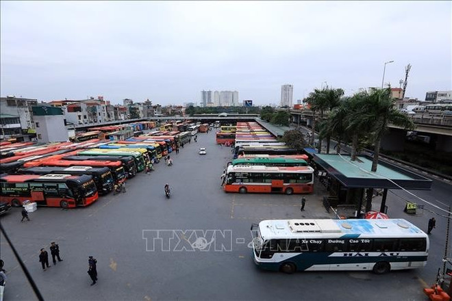 河内水潜车站。图自越通社 ben-xe-160123.jpg