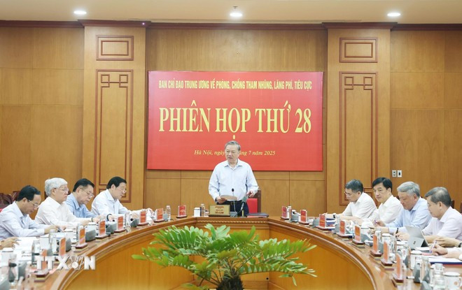 越共中央反腐败反浪费反消极工作指导委员会召开第28次会议。图自越通社 tong-bi-thu-chu-tri-phien-hop-thu-28-ban-chi-dao-trung-uong-ve-phong-chong-tham-nhung-lang-phi-tieu-cuc-0707-2.jpg