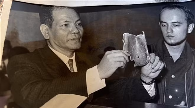vna-potal-chuyen-nha-bao-nga-va-ban-tin-ngay-3041975-7986725.jpg