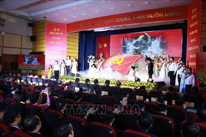 庆祝越共科学与技术部第一次代表大会的艺术表演节目。图自越通社 hinh-anh-2.jpg