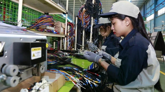 位于和乐高科技园区的亚洲工业工程股份公司高科技电气设备生产链。图自nhandan.vn tt-moi-6637-5304-9670-9755jpg.jpg