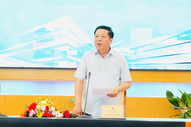 建设部部长陈鸿明发表讲话。图自越通社 bt-do-thi-tm-20250813125812.jpg