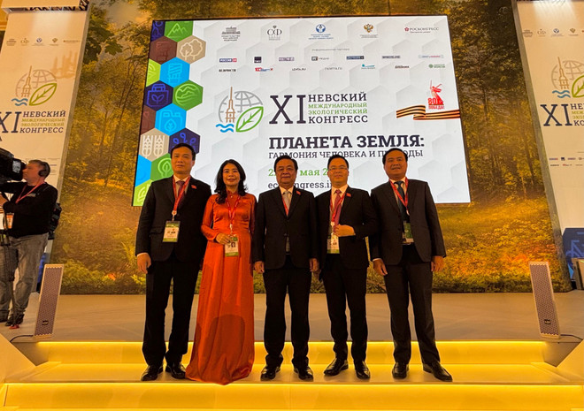 越南国会代表团出席涅夫斯基国际生态大会。图自越通社 vna-potal-khai-mac-dai-hoi-sinh-thai-quoc-te-lan-thu-xi-nevsky-8047900.jpg