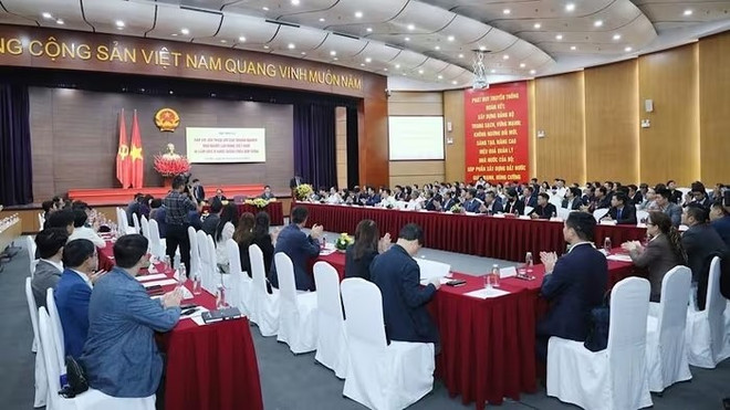 对话会场景。图自越通社 doi-thoai.jpg