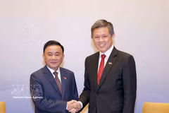 新加坡举行欢迎仪式 迎接越共中央书记处常务书记陈锦秀到访