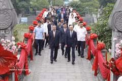 一周要闻：越南全国各地隆重举行国祖雄王祭日大典
