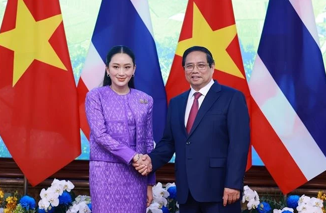 越南政府总理范明政与泰国总理佩通坦共同主持召开第四次越泰联合内阁会议。图自越通社 capture.png