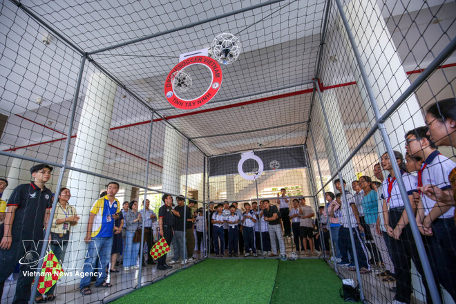 vnanet-potal-soi-dong-san-choi-cong-nghe-drone-soccer-2026-dau-tien-tai-tay-ninh-8682972.jpg