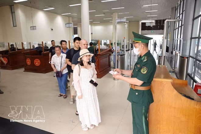vnanet-potal-bdbp-cua-khau-quoc-te-mong-cai-thuc-hien-tot-nhiem-vu-quan-ly-cua-khau-8080400.jpg