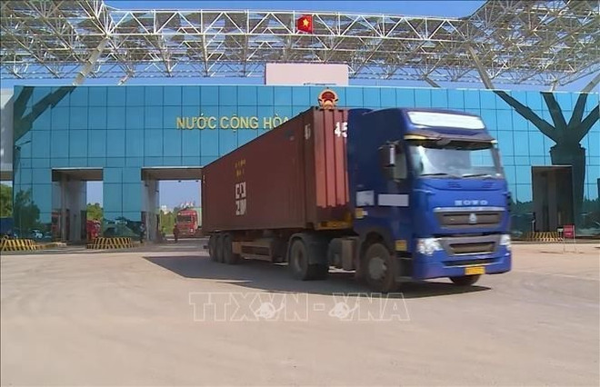 vna-potal-kim-ngach-hang-hoa-qua-xnk-qua-cua-khau-quoc-te-mong-cai-dat-gan-15-ty-usd-stand-20241122081109-1.jpg