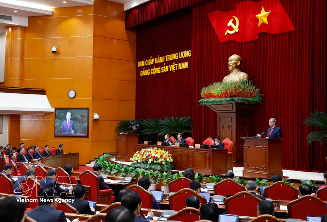 vnanet-potal-khai-mac-hoi-nghi-lan-thu-hai-ban-chap-hanh-trung-uong-dang-khoa-xiv-8657010.jpg