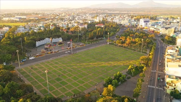 大团结广场全景。图自《越南之声》