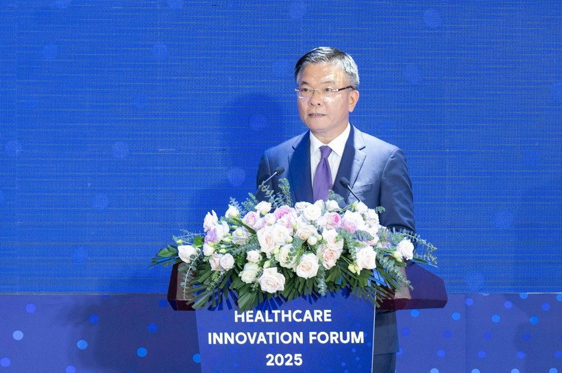 越南政府副总理黎成龙在论坛上发表讲话。图自Vietnam+ 