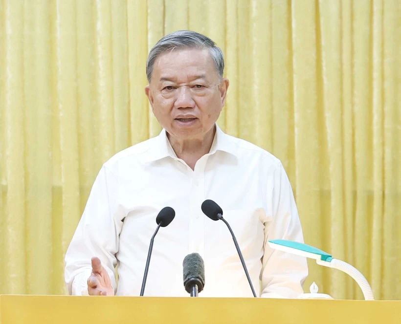 越共中央总书记苏林在会议上发表讲话。图自越通社