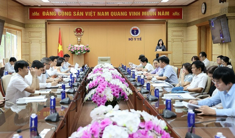 5月23日，越南卫生部召开全国视频会议，评估医药领域打击走私、商业欺诈和假冒商品工作的实施进展。图自《财政时报》 