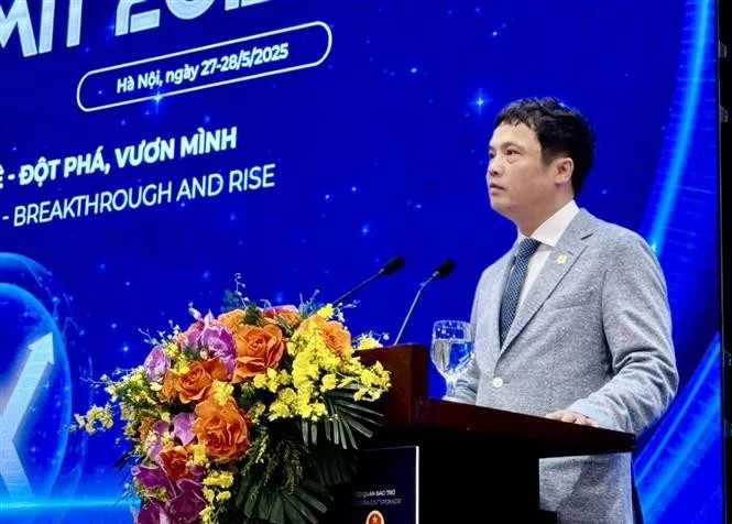 越南软件与信息技术服务协会主席阮文科在论坛开幕式上致辞。图自越通社