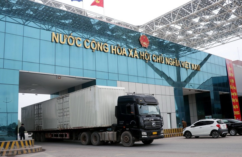 广宁省芒街口岸。图自越通社